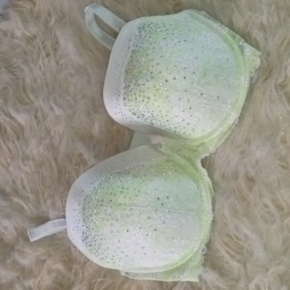 Victoria's secret push-up bra - Picture 1 of 4